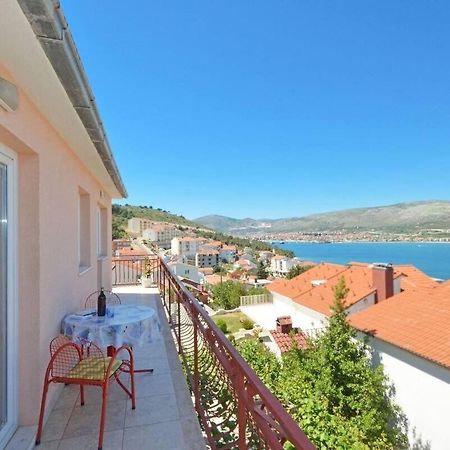Apartments Sima Трогир Екстериор снимка