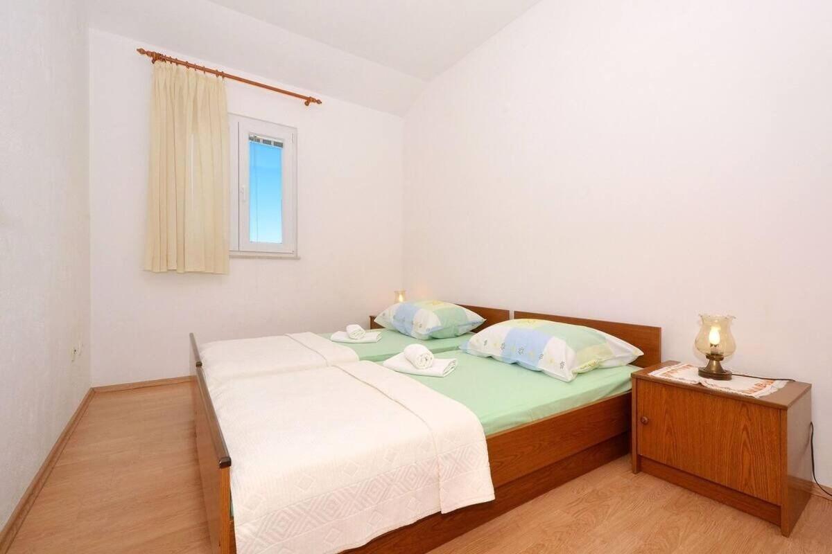 Apartments Sima Трогир Екстериор снимка