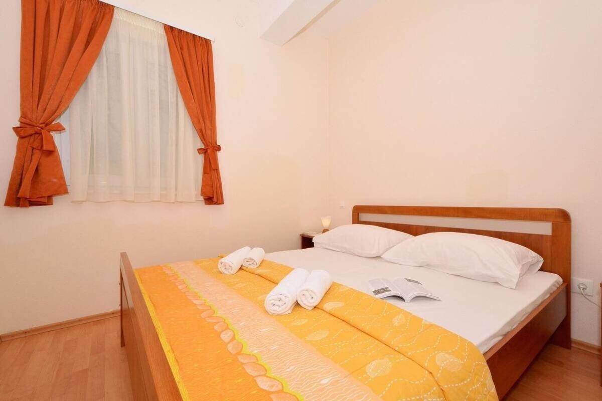Apartments Sima Трогир Екстериор снимка