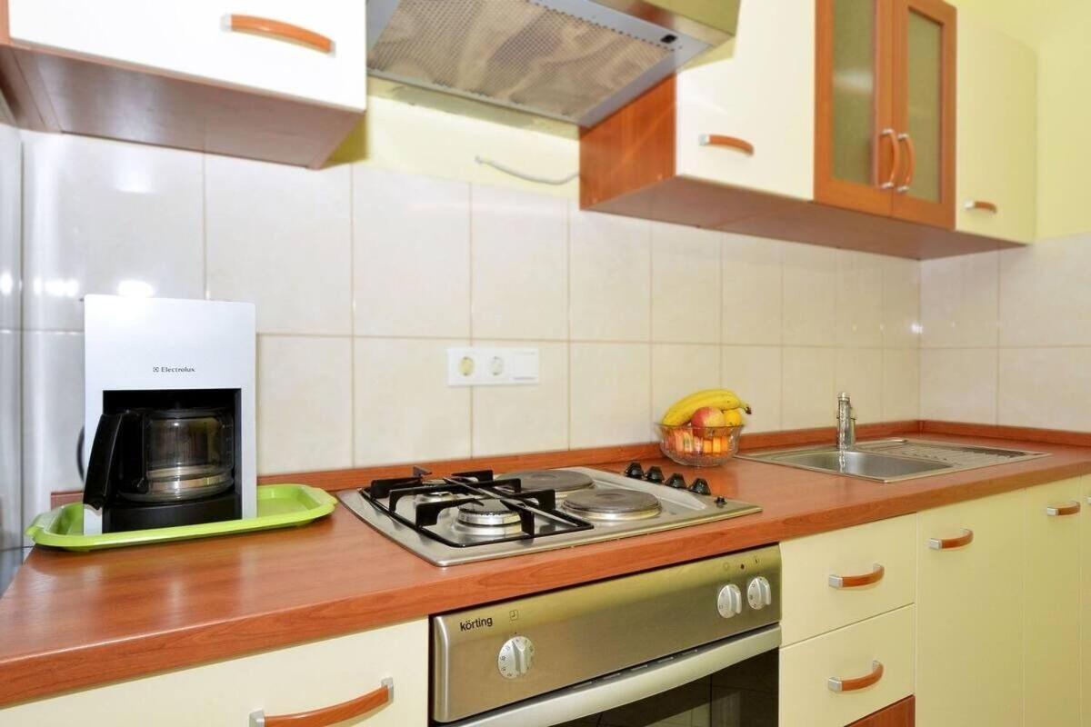 Apartments Sima Трогир Екстериор снимка