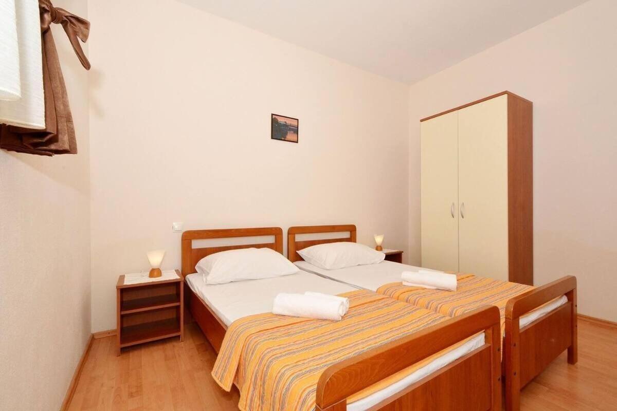 Apartments Sima Трогир Екстериор снимка