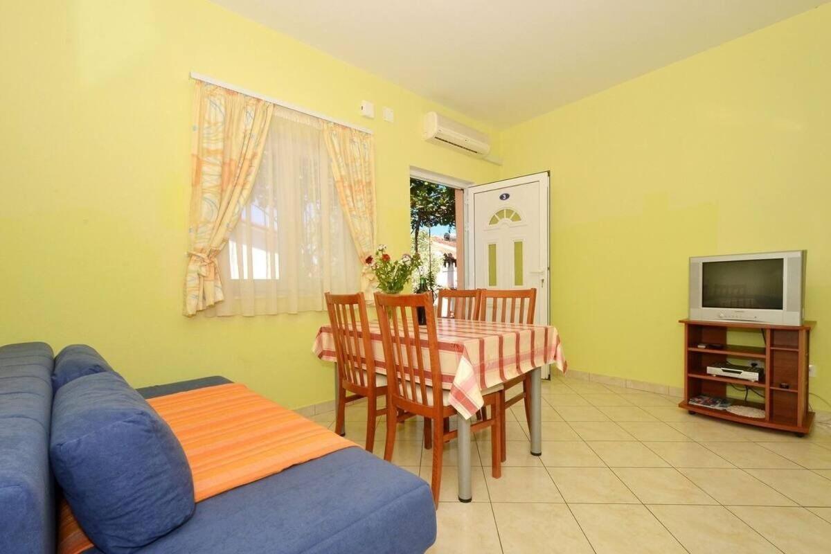 Apartments Sima Трогир Екстериор снимка