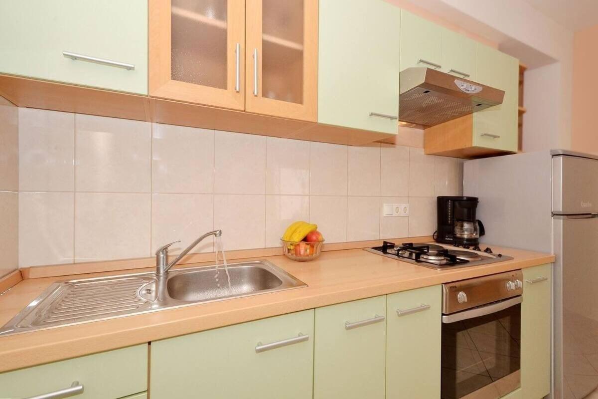 Apartments Sima Трогир Екстериор снимка