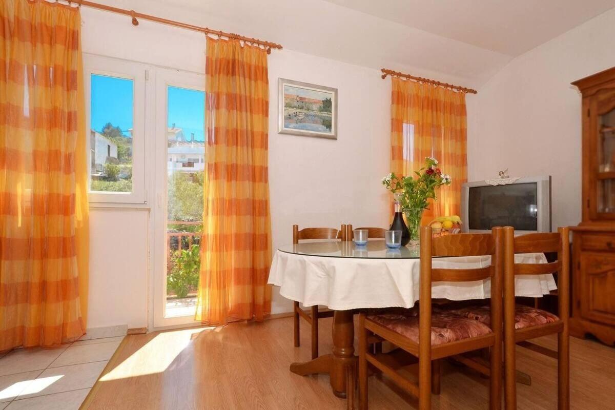 Apartments Sima Трогир Екстериор снимка