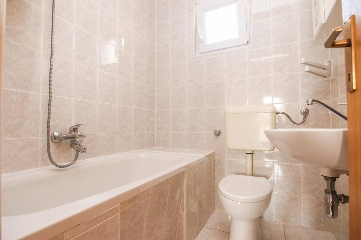 Apartments Sima Трогир Екстериор снимка