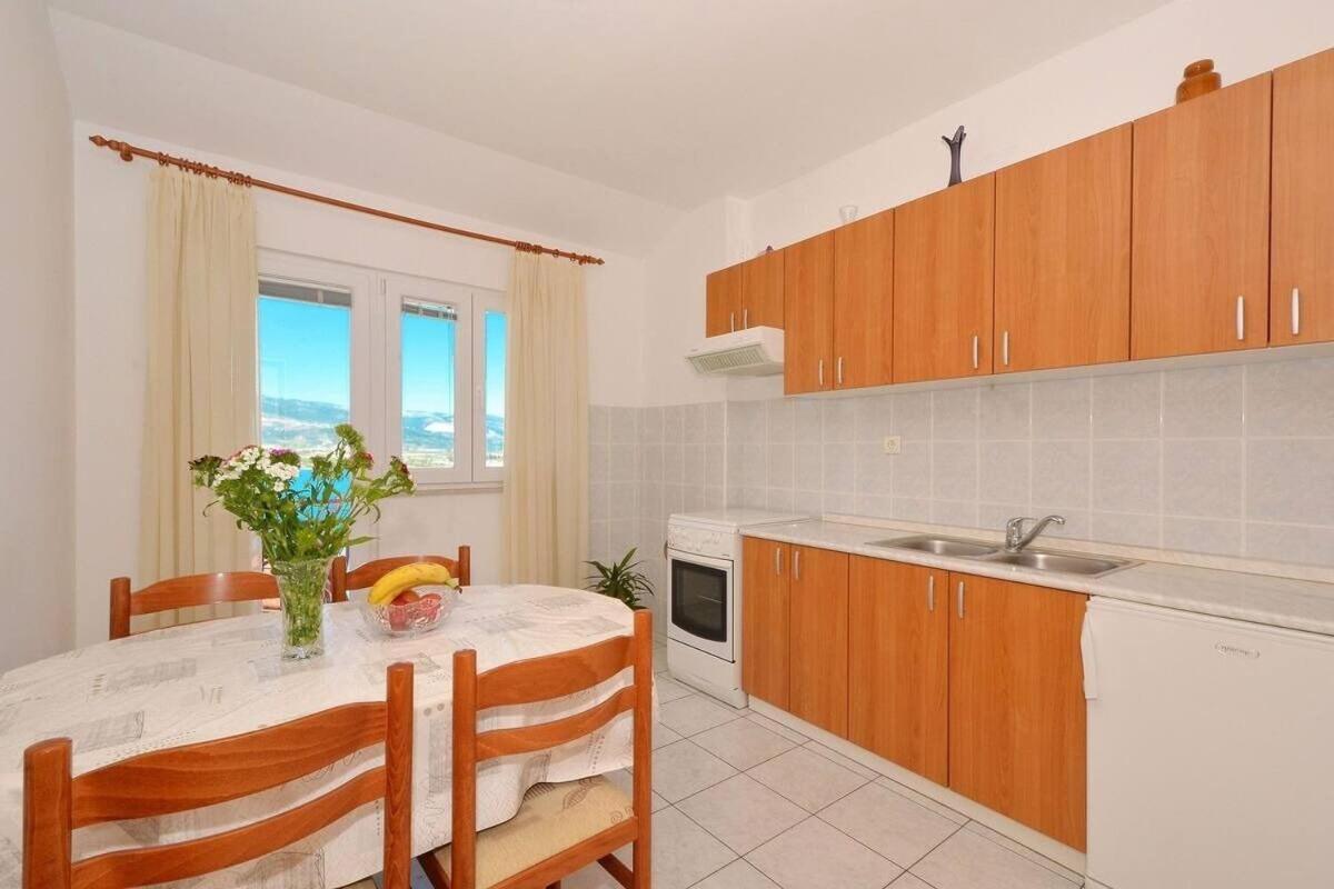 Apartments Sima Трогир Екстериор снимка