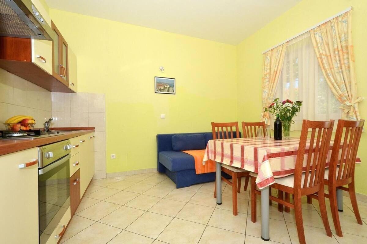 Apartments Sima Трогир Екстериор снимка