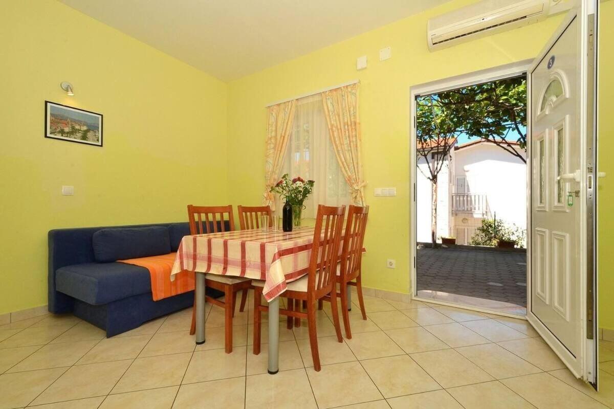 Apartments Sima Трогир Екстериор снимка